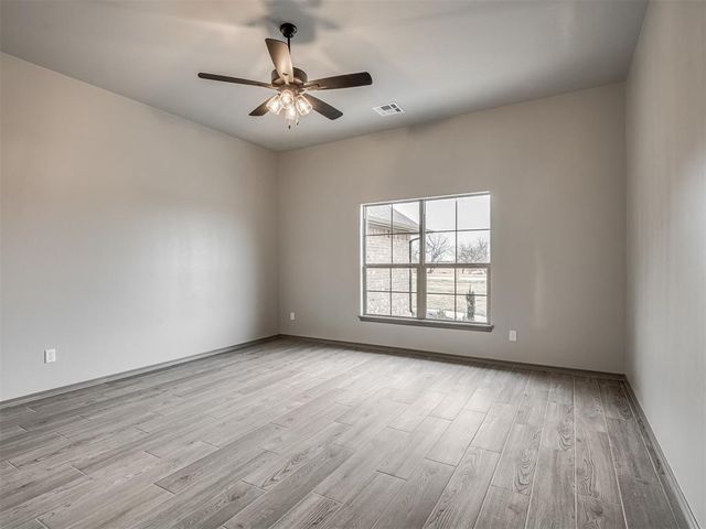8561 Oak Tree Circle, Edmond, OK 73025