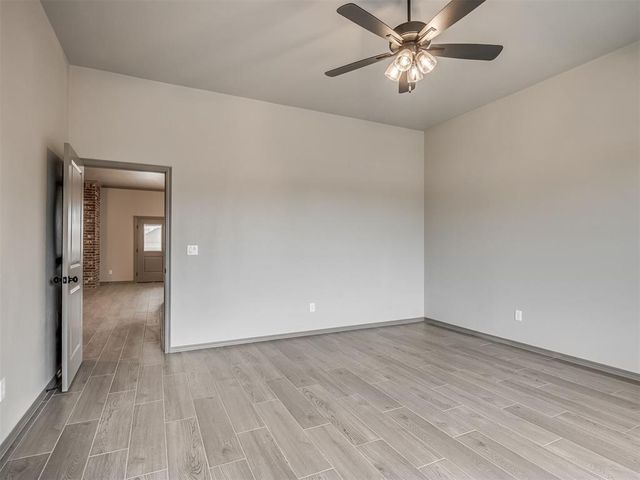 8561 Oak Tree Circle, Edmond, OK 73025