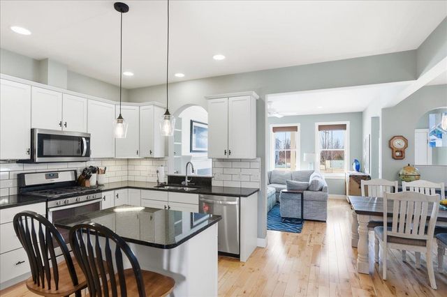 87 South Jefferson Road, South Burlington, VT 05403