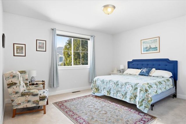 87 South Jefferson Road, South Burlington, VT 05403