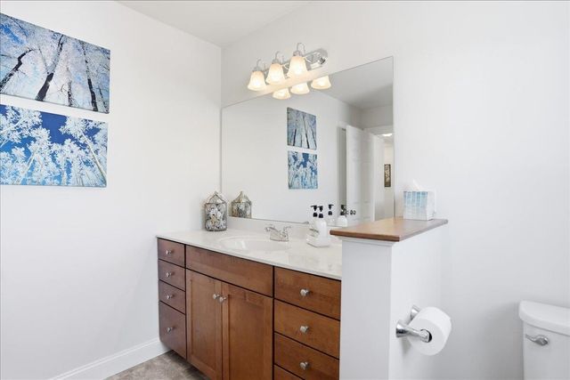 87 South Jefferson Road, South Burlington, VT 05403