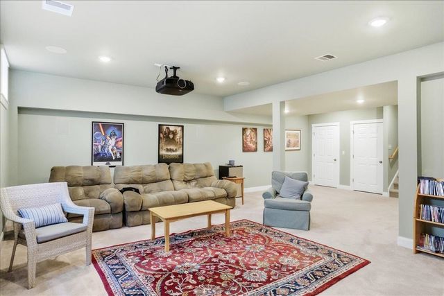 87 South Jefferson Road, South Burlington, VT 05403