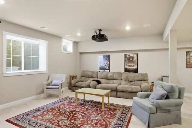 87 South Jefferson Road, South Burlington, VT 05403