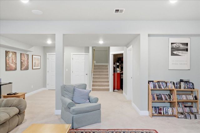 87 South Jefferson Road, South Burlington, VT 05403