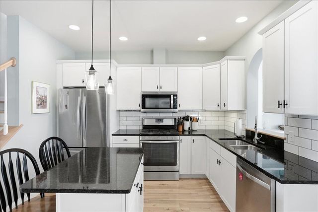 87 South Jefferson Road, South Burlington, VT 05403