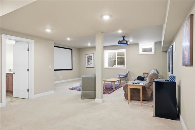 87 South Jefferson Road, South Burlington, VT 05403