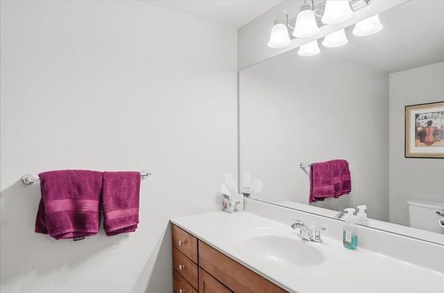 87 South Jefferson Road, South Burlington, VT 05403