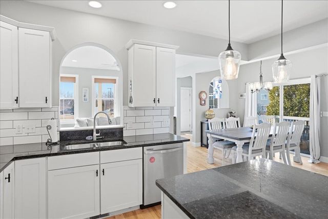 87 South Jefferson Road, South Burlington, VT 05403