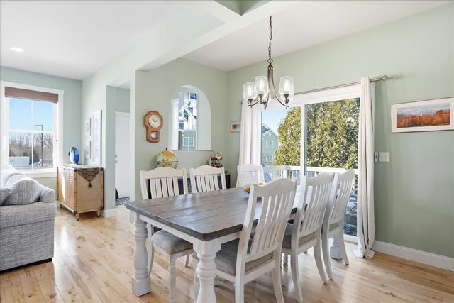 87 South Jefferson Road, South Burlington, VT 05403