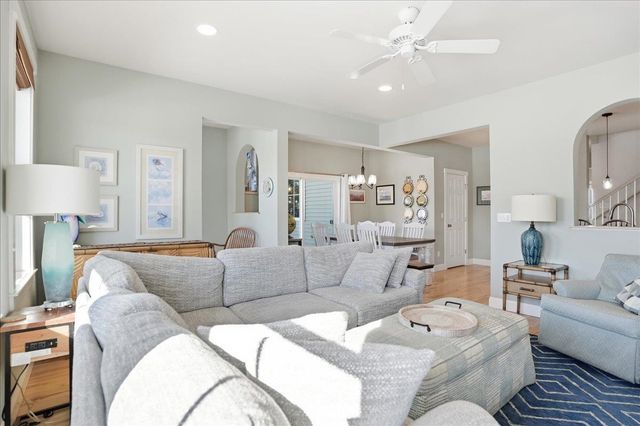 87 South Jefferson Road, South Burlington, VT 05403