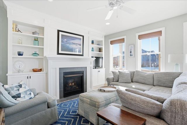 87 South Jefferson Road, South Burlington, VT 05403