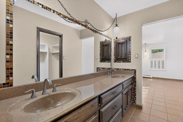 13008 Glenwood Hills Court NE, Albuquerque, NM 87111