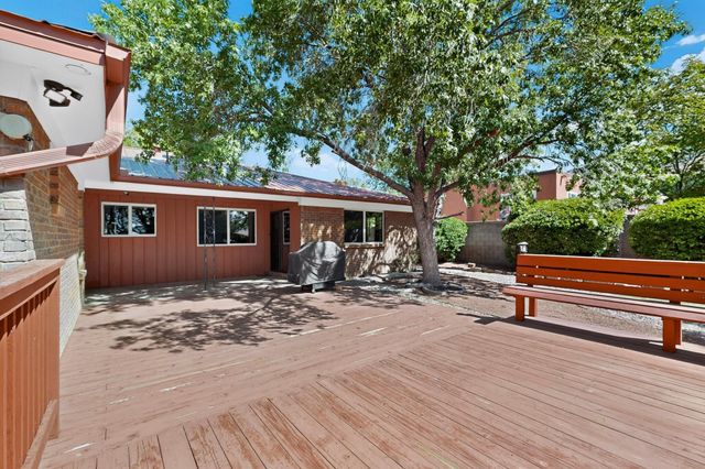 13008 Glenwood Hills Court NE, Albuquerque, NM 87111