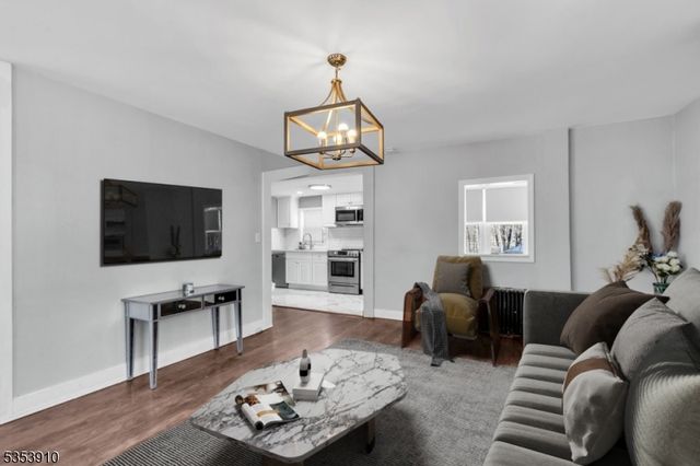 40 Main St, Glen Gardner Boro, NJ 08826