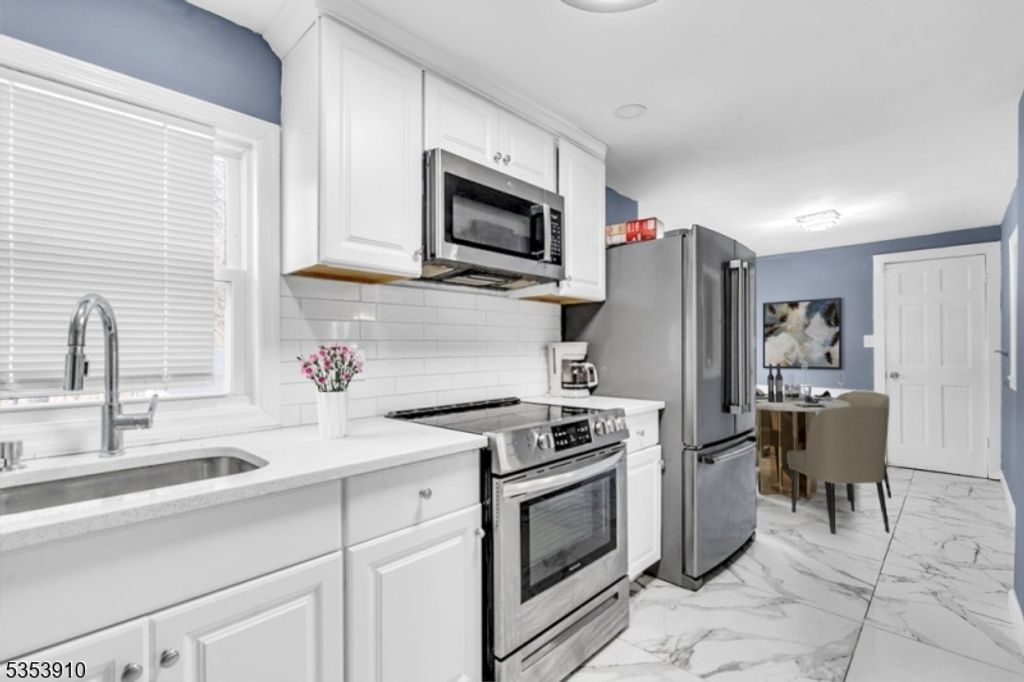 40 Main St, Glen Gardner Boro, NJ 08826