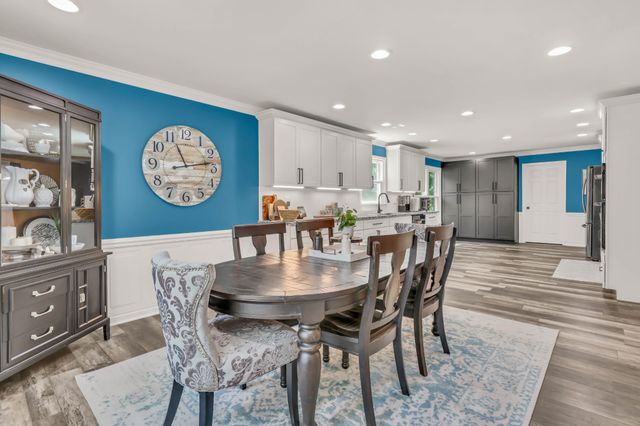 200 Plantation Ct, Dickson, TN 37055