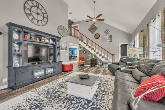 200 Plantation Ct, Dickson, TN 37055