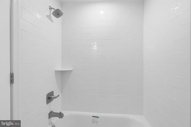886 SACKETTSFORD RD, Ivyland, PA 18974