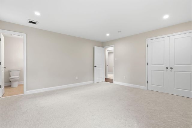 886 SACKETTSFORD RD, Ivyland, PA 18974
