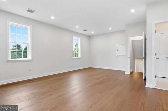 886 SACKETTSFORD RD, Ivyland, PA 18974