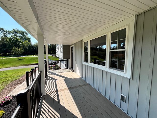 886 SACKETTSFORD RD, Ivyland, PA 18974