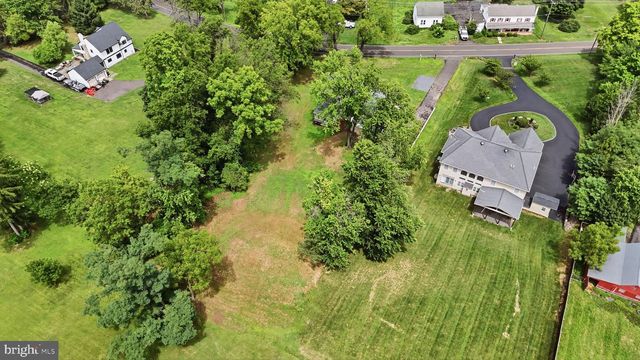 886 SACKETTSFORD RD, Ivyland, PA 18974