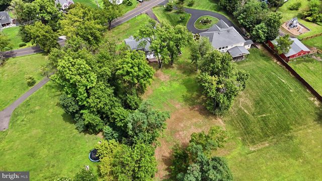 886 SACKETTSFORD RD, Ivyland, PA 18974
