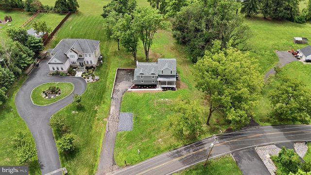 886 SACKETTSFORD RD, Ivyland, PA 18974