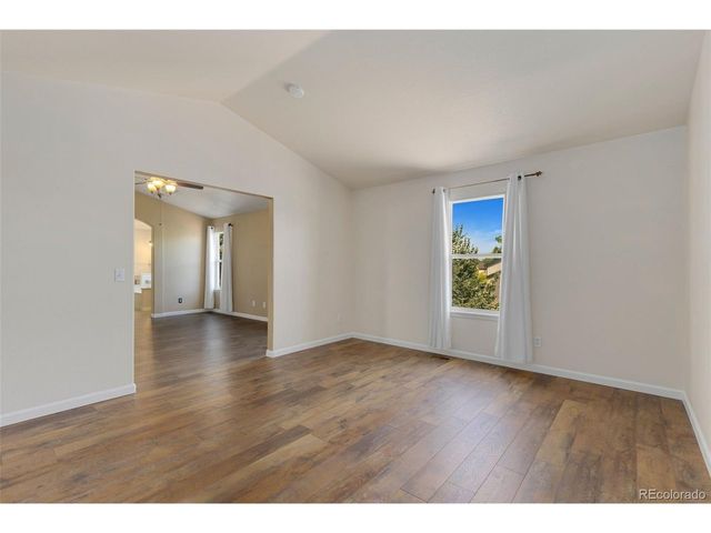 2010 Glenarbor Ct, Longmont, CO 80504