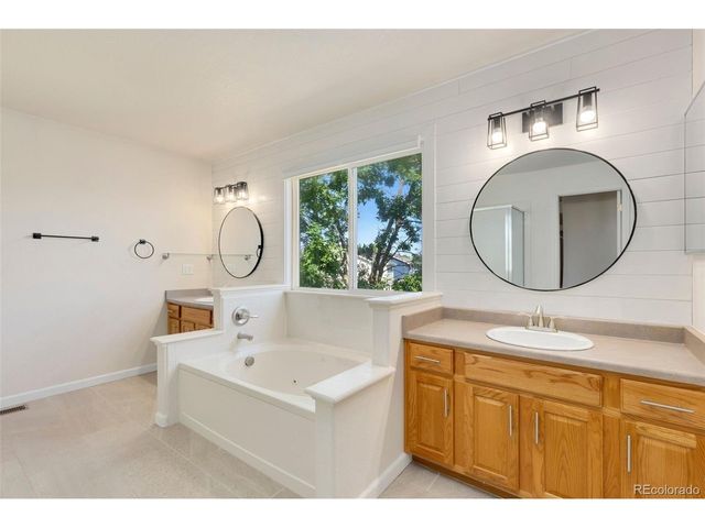 2010 Glenarbor Ct, Longmont, CO 80504