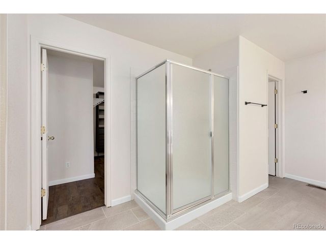 2010 Glenarbor Ct, Longmont, CO 80504