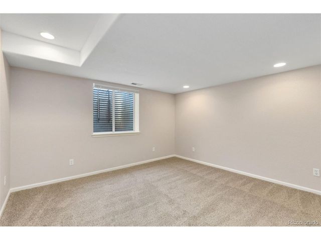 2010 Glenarbor Ct, Longmont, CO 80504