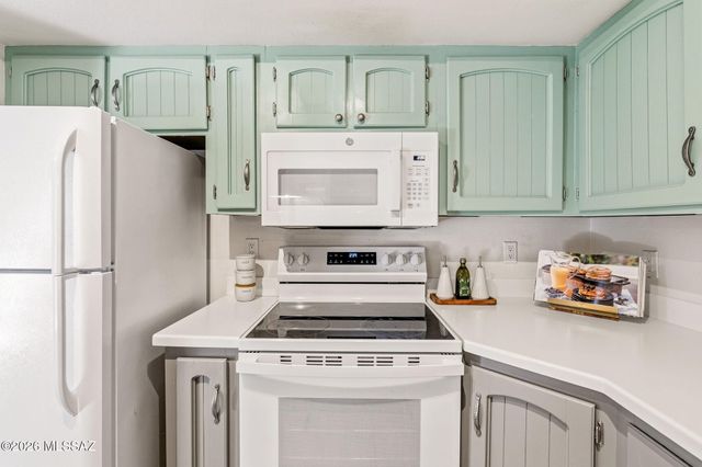 558 N Dodge Boulevard, Tucson, AZ 85716