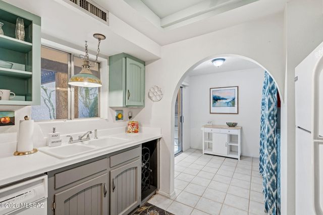 558 N Dodge Boulevard, Tucson, AZ 85716