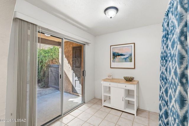 558 N Dodge Boulevard, Tucson, AZ 85716