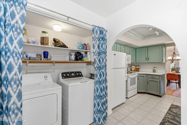 558 N Dodge Boulevard, Tucson, AZ 85716