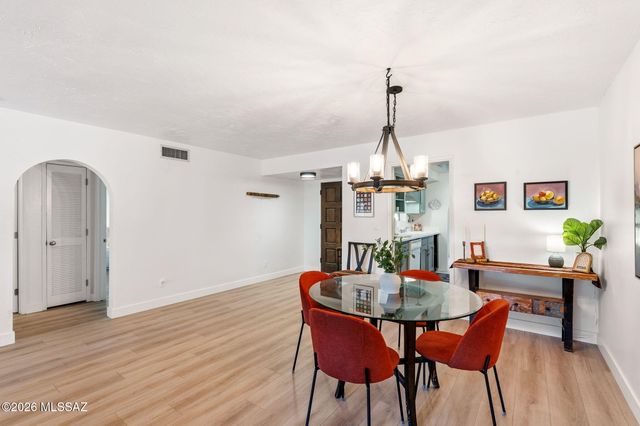 558 N Dodge Boulevard, Tucson, AZ 85716