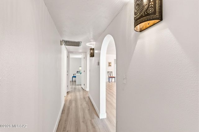 558 N Dodge Boulevard, Tucson, AZ 85716