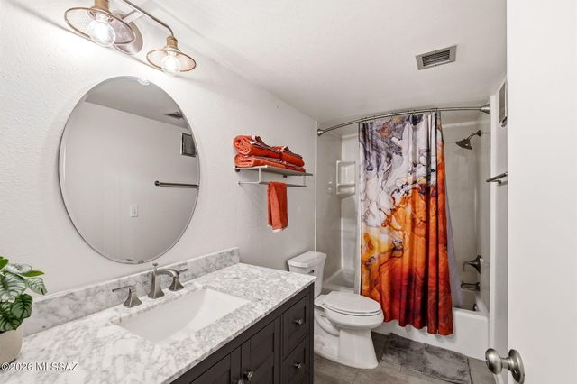 558 N Dodge Boulevard, Tucson, AZ 85716