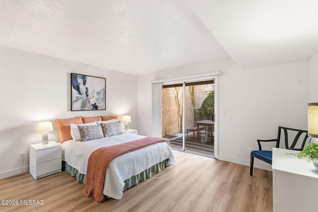 558 N Dodge Boulevard, Tucson, AZ 85716