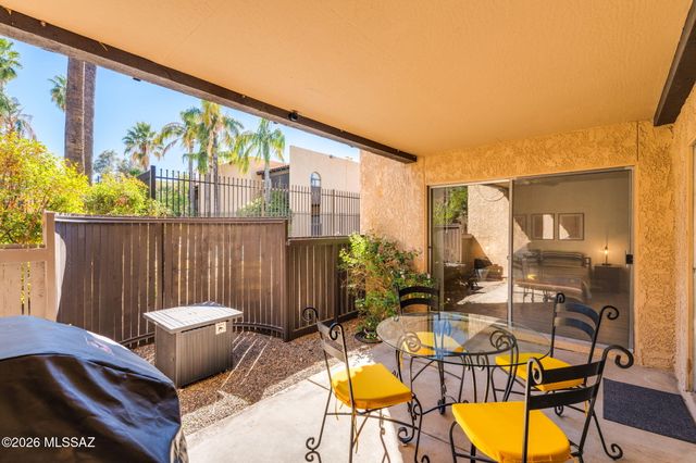 558 N Dodge Boulevard, Tucson, AZ 85716