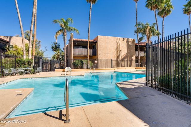 558 N Dodge Boulevard, Tucson, AZ 85716