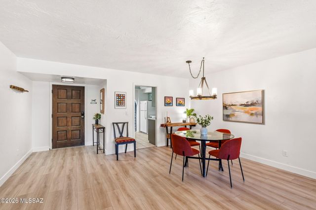 558 N Dodge Boulevard, Tucson, AZ 85716