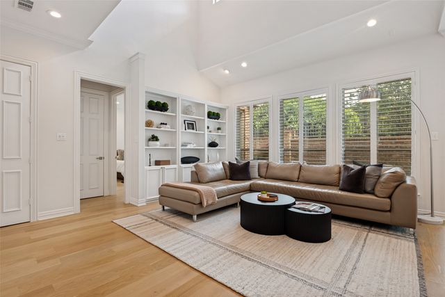 4035 Wembley Terrace, Dallas, TX 75220