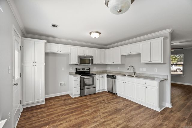 1215 Addy Brook Street, Conway, AR 72032