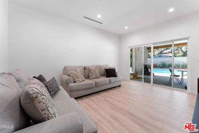15903 Londelius Street, Los Angeles, CA 91343