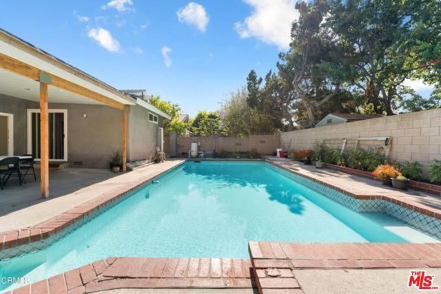 15903 Londelius Street, Los Angeles, CA 91343