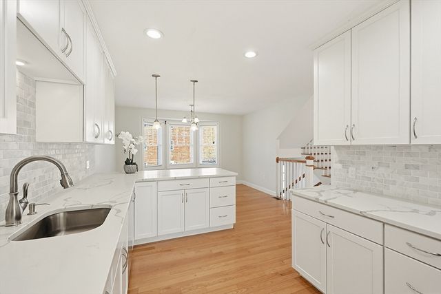 60 Lenox St 12, Norwood, MA 02062