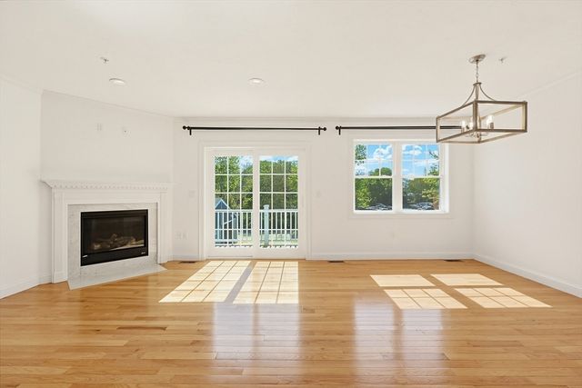 60 Lenox St 12, Norwood, MA 02062