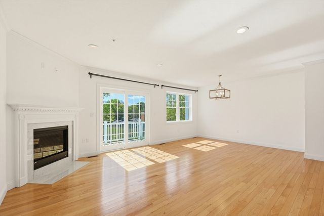 60 Lenox St 12, Norwood, MA 02062